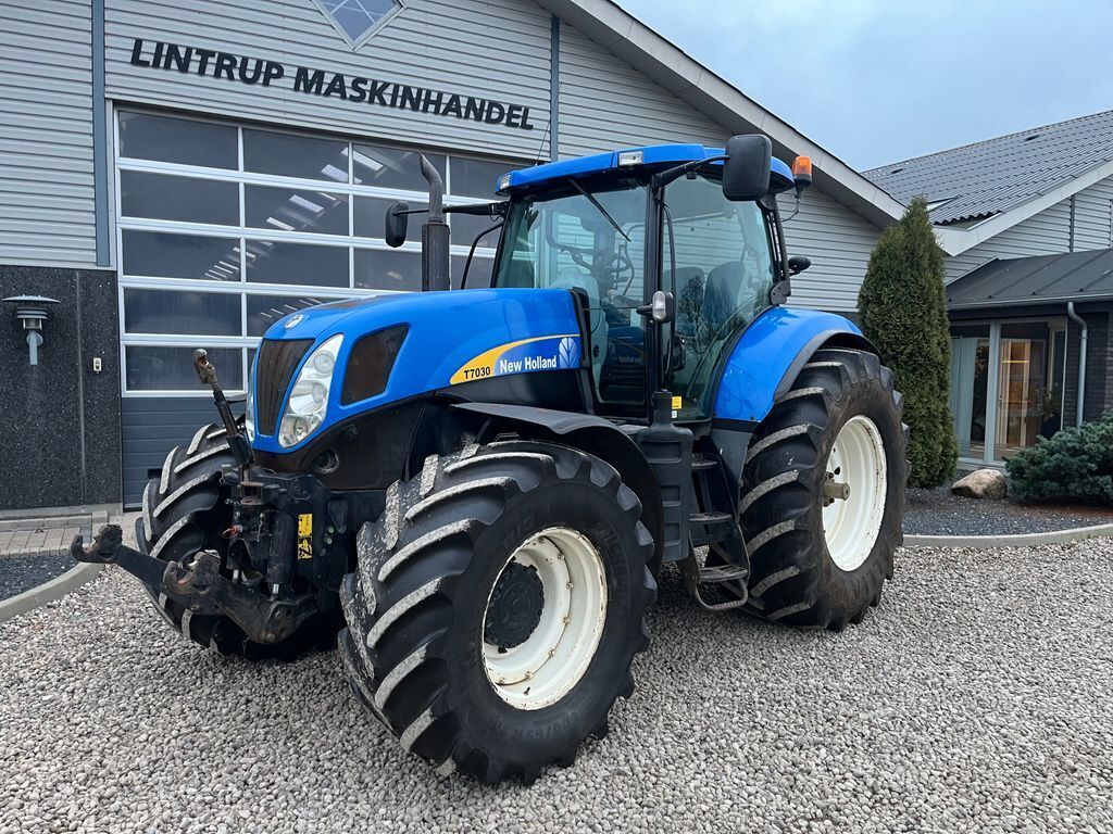 New Holland T7030 2