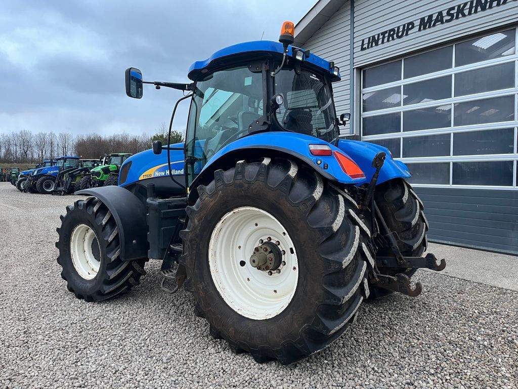 New Holland T7030 3