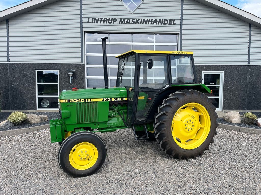 John Deere 2040 Med nye dæk hele vejen rundt 1