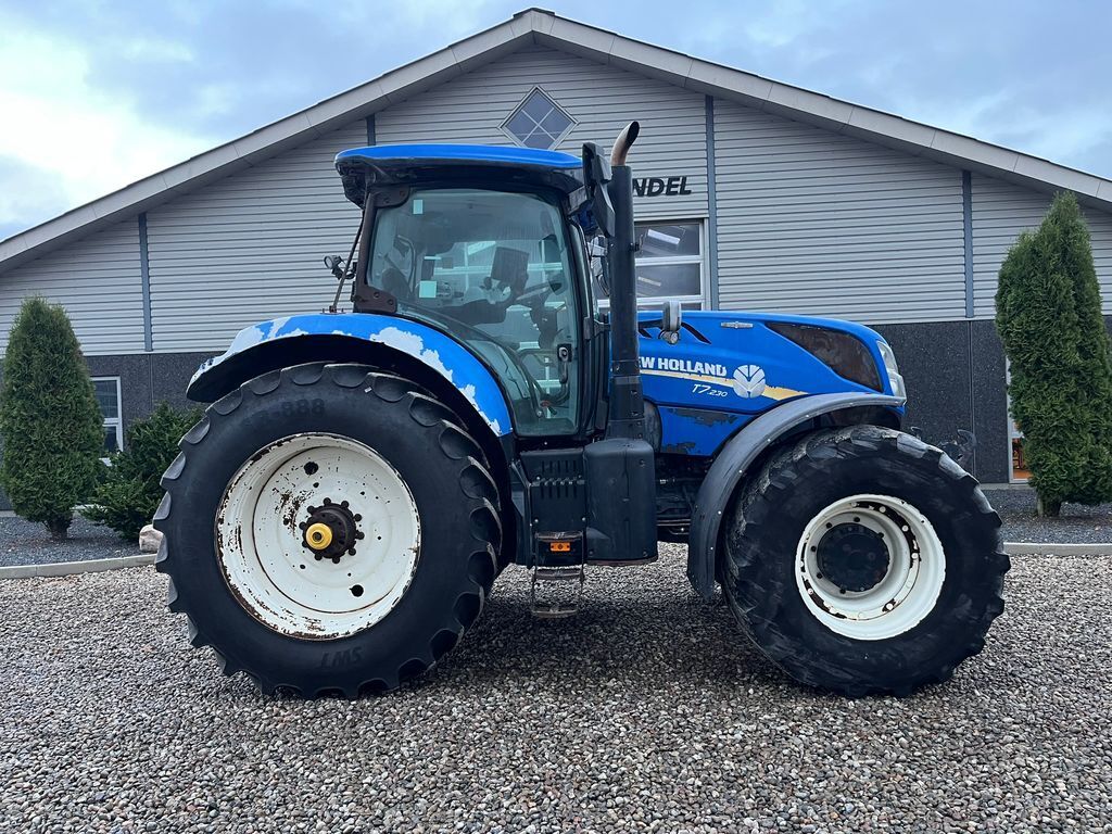 New Holland T7.230 2