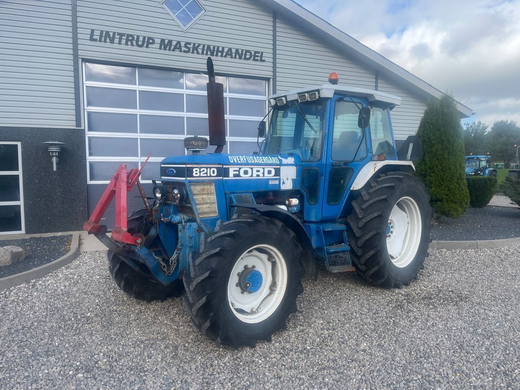 Ford 8210 Force II Med frontlift 2