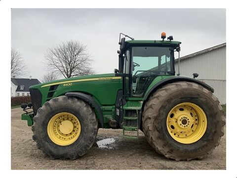 John Deere 8430 Stærk og stabil traktor