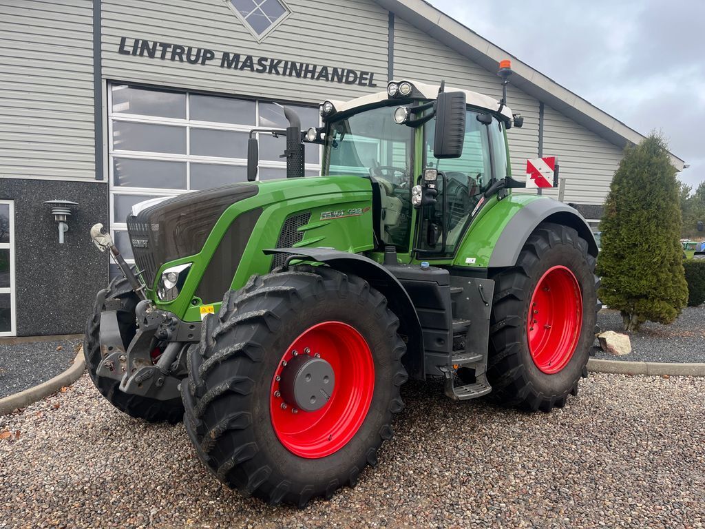 Fendt 933 Vario Profi Plus S4 2