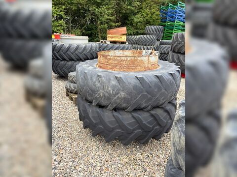 Sonstige Tvilling Mont 18.4R38 med ring og 8stk låse