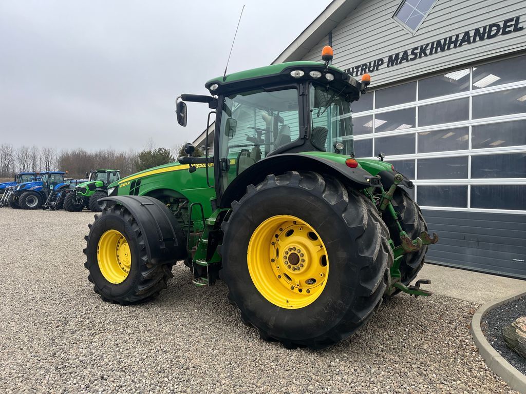 John Deere 8335R 3