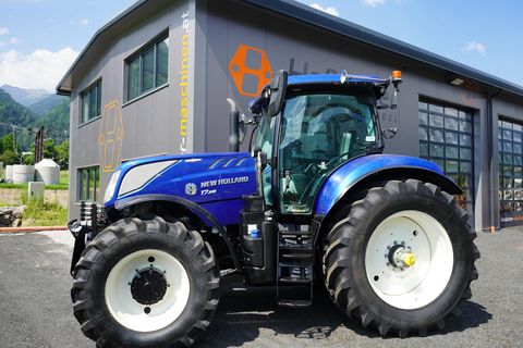 New Holland T7.245 Auto Command SideWinder II (Stage V)