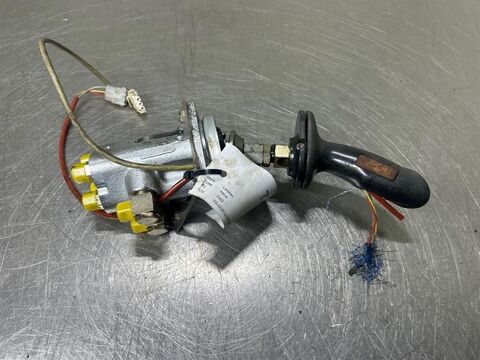 Sonstige A914-9883910-Handle right/Servo valve/Servoventi