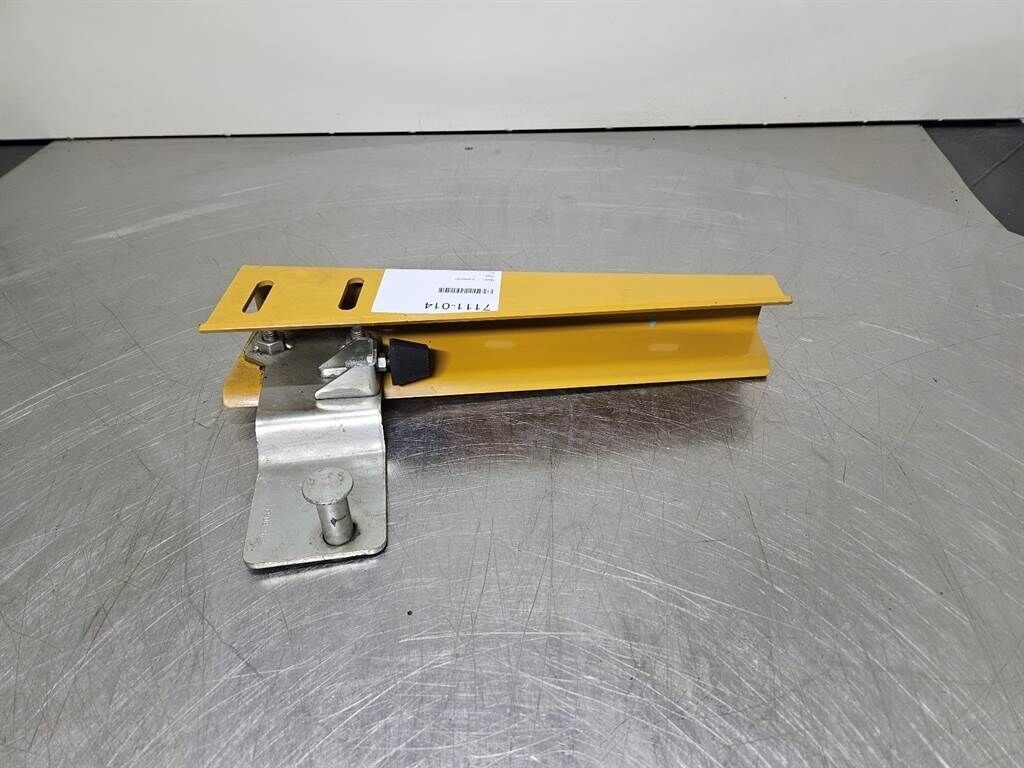 950H-312-6600/315-8034-Fender bracket/Halter/Ste 3