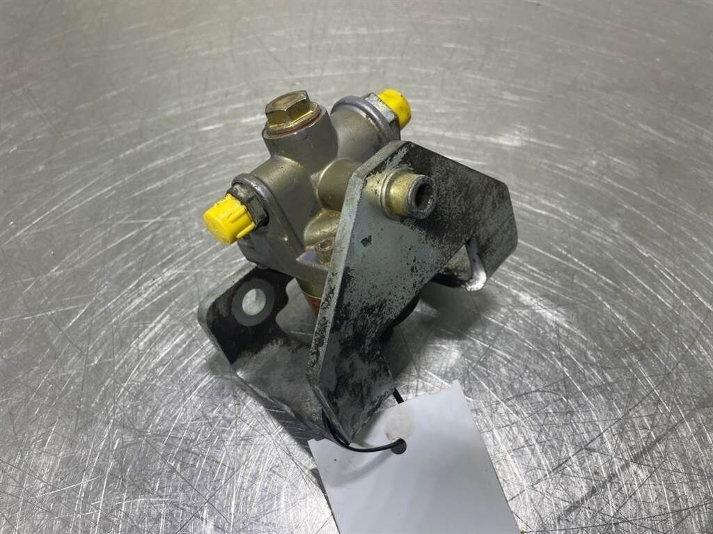 A934C-Knorr-Bremse DMV18-I7178304-Valve/Ventile 3
