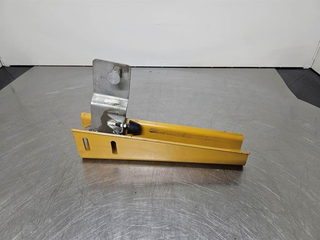 950H-312-6600/315-3082-Fender bracket/Halter 1