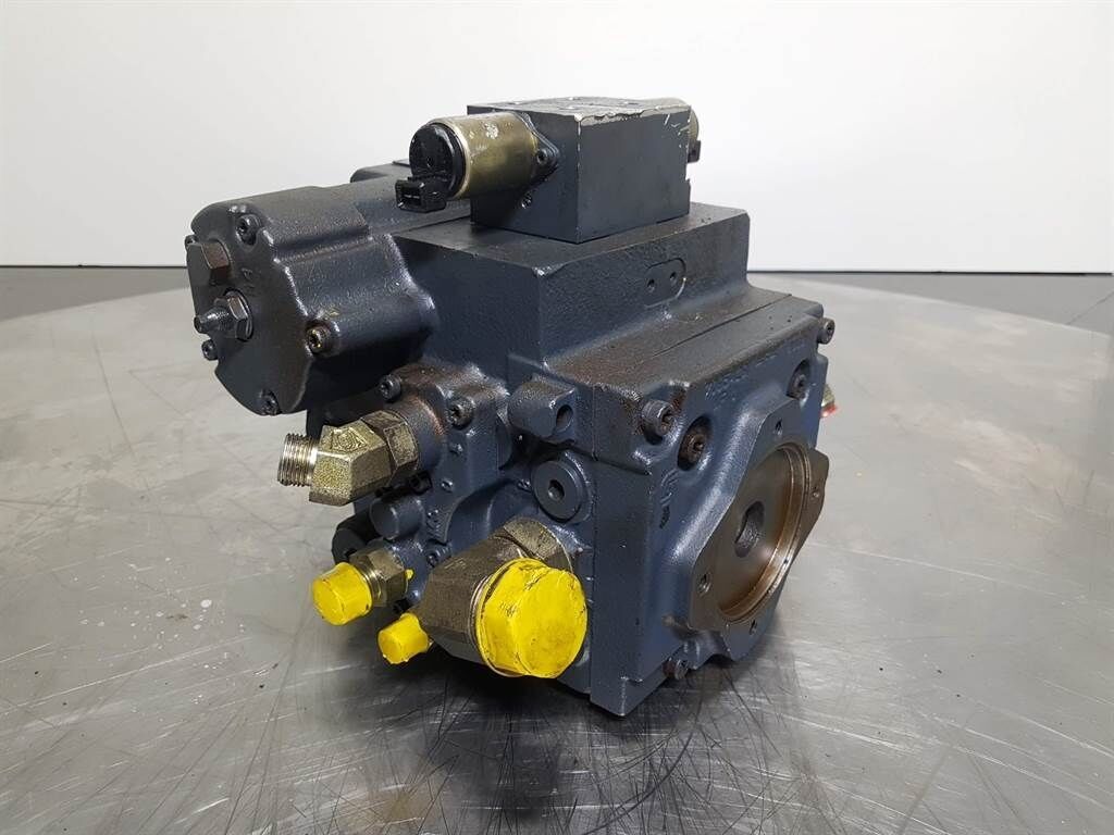 Sauer Sundstrand 42R41DG1A172J2C - Kramer - Pump 2