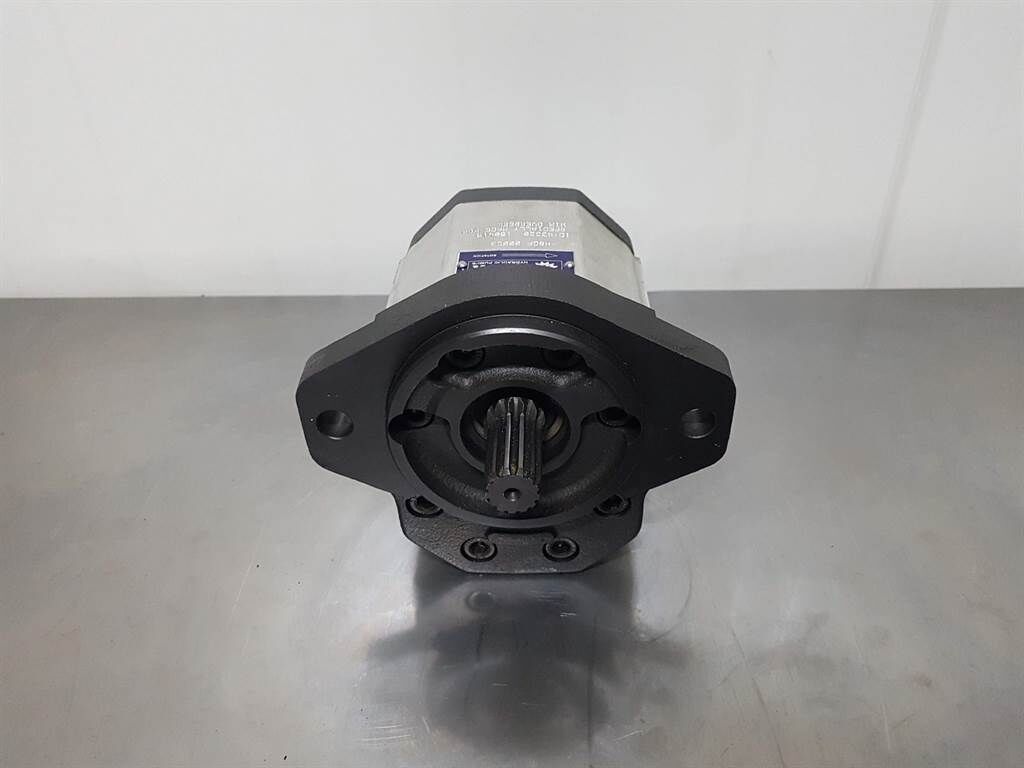 AZ11-4108856A-Gearpump/Zahnradpumpe/Tandwielpomp 2
