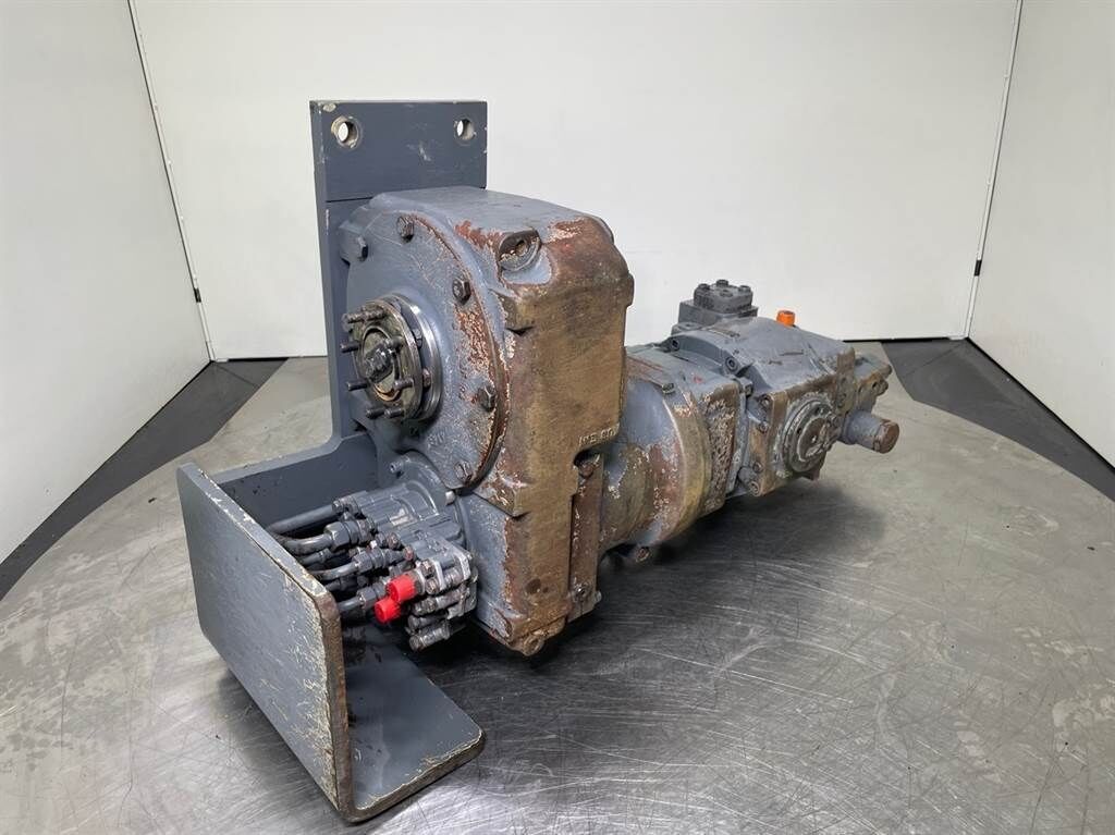 A924B-5010430-Transmission with pump 2