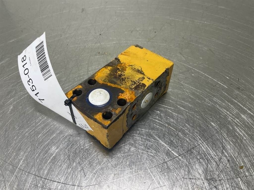 A316-9910704-Distributor block/Verteilerblock 3