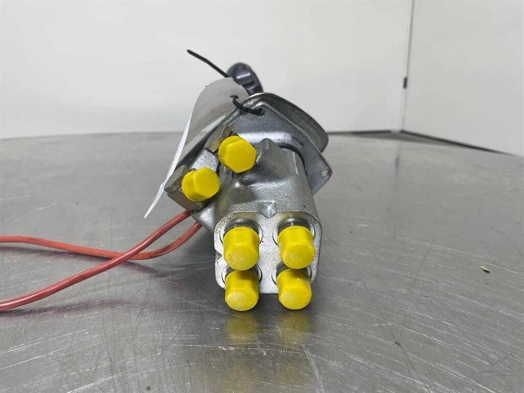 A924B-9075106-Servo valve/Servoventil 3