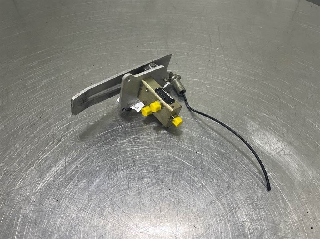 A316-9274020/9198863-Servo valve/Pedal 1