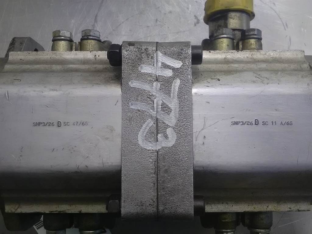 Sauer Sundstrand SNP3/26DSC47/6G - Gearpump 3