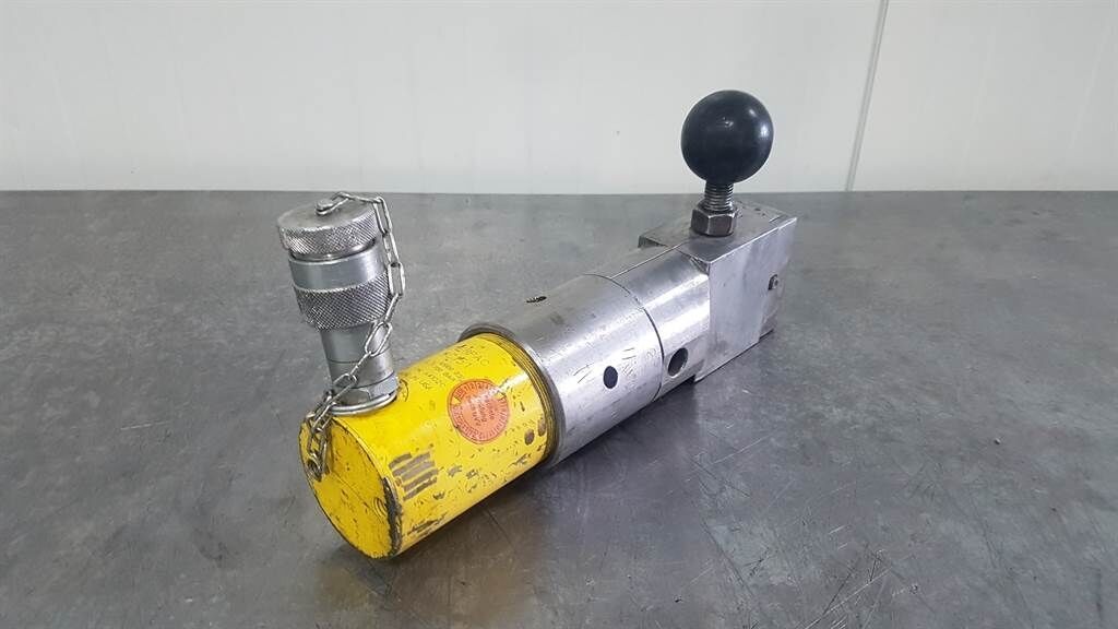 RC151 - Cylinder/Zylinder/Cilinder 1