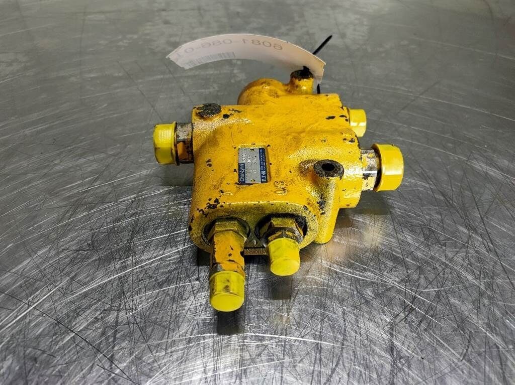 AZ18-Char-Lynn 6061361002-Priority valve 2