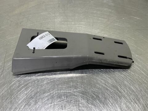 Sonstige L506C-93019848-Mud guard support/Spatbordhouder