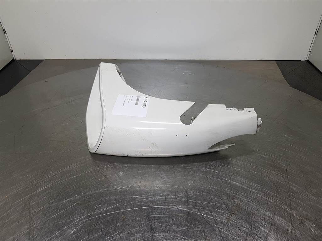 L586 2plus2-8920306-Bulb carrier front right 2