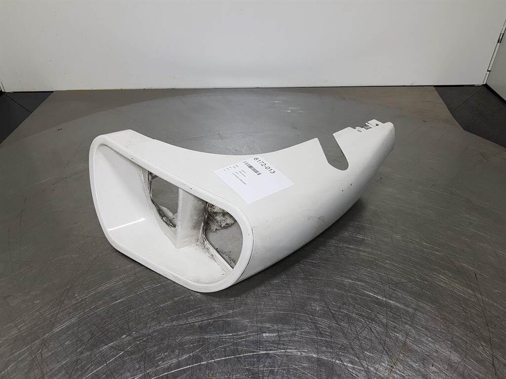 L586 2plus2-8920306-Bulb carrier front right 3