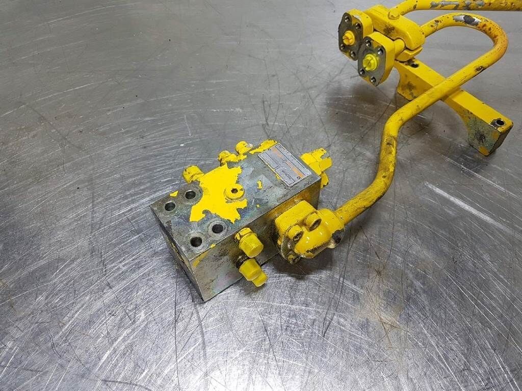A900ZW-Oil Control 7017724-Counter balance valve 3