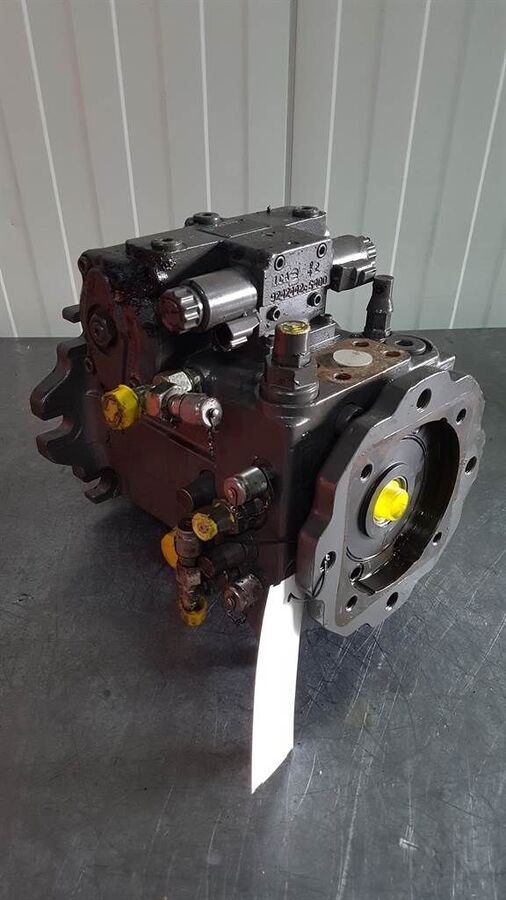 15202437 - L50F - Drive pump/Fahrpumpe 2