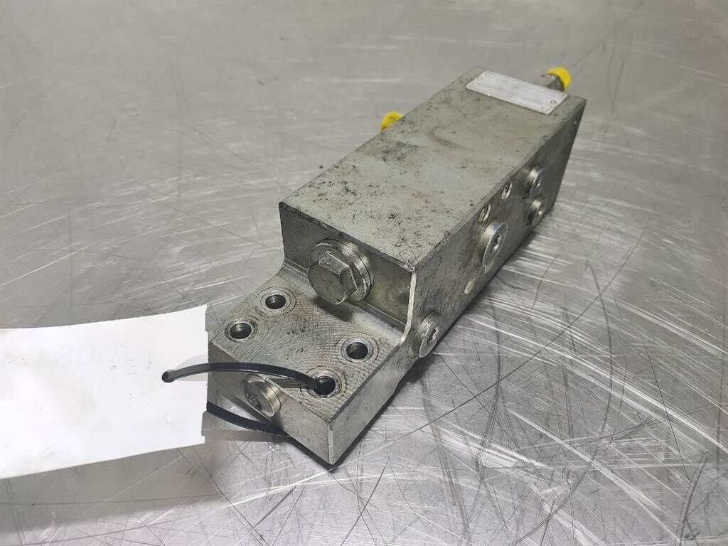 A904C-10355805-Oil Control 08376708720601B-Valve 2