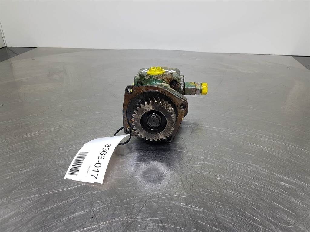 Vickers V210-8W - Gearpump/Zahnradpumpe/Tandwiel 3