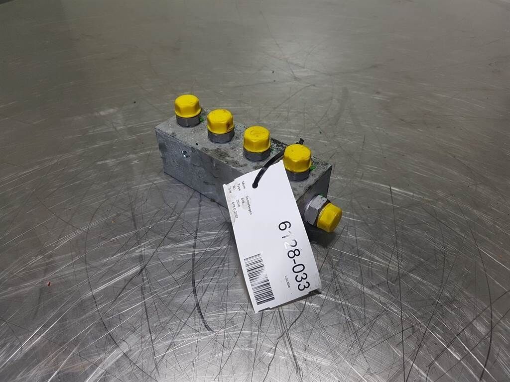 818E-SC13-SE-02-15-Manifold 1