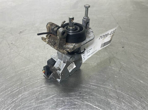 W110C-Case 7125117-Kongsberg BAS 6-Gas pedal 2