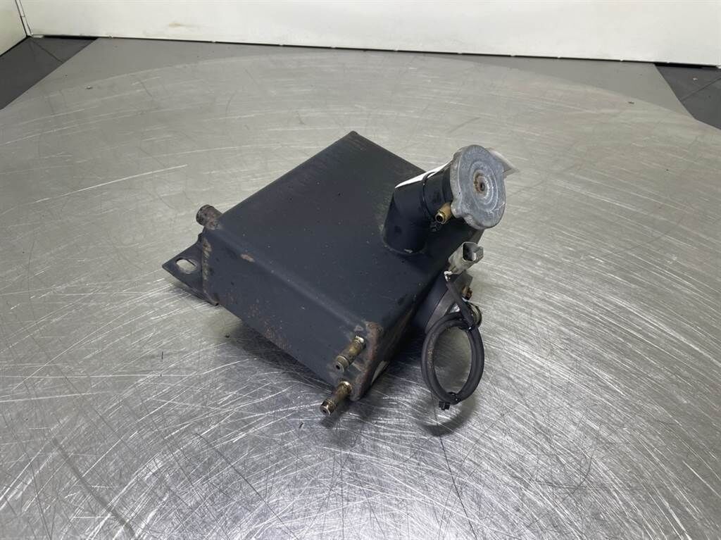A924B-5615808-Expansion tank/Ausgleichsbehälter 1