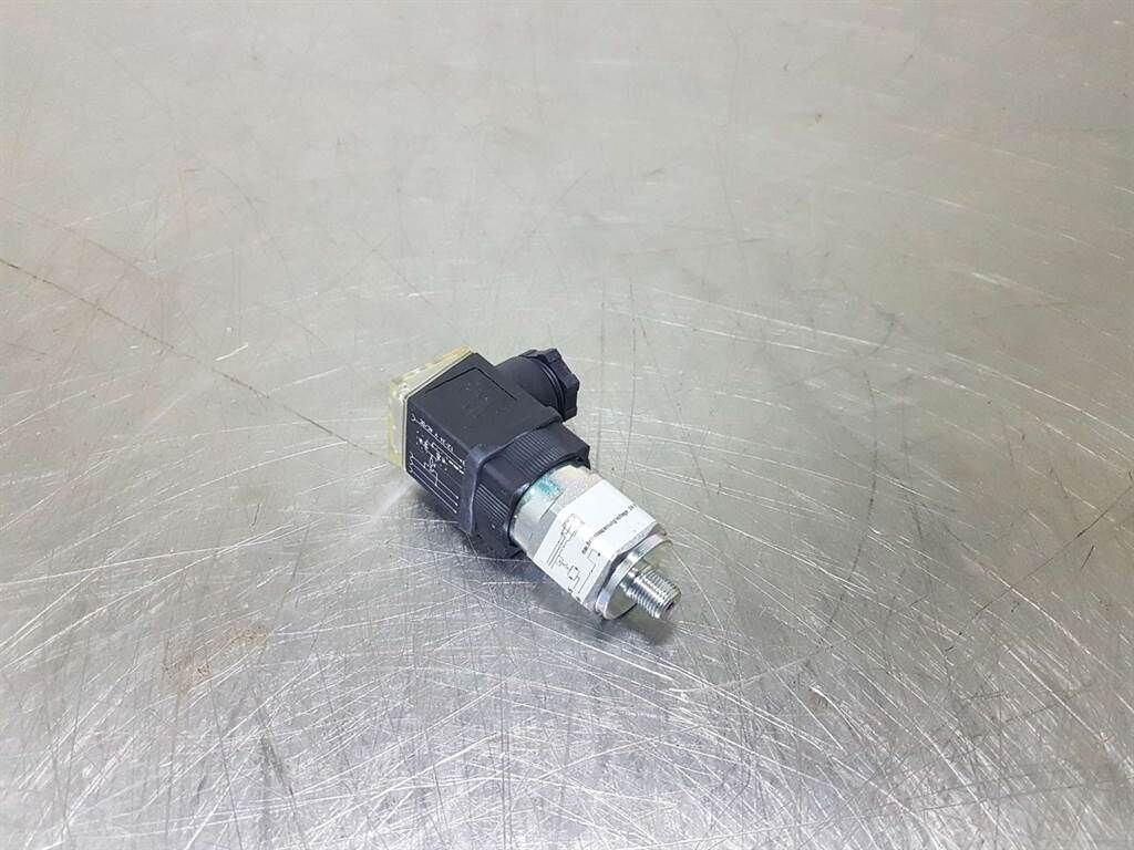 VMF 2 D.1 /-L24-301705-Clogging indicators 1