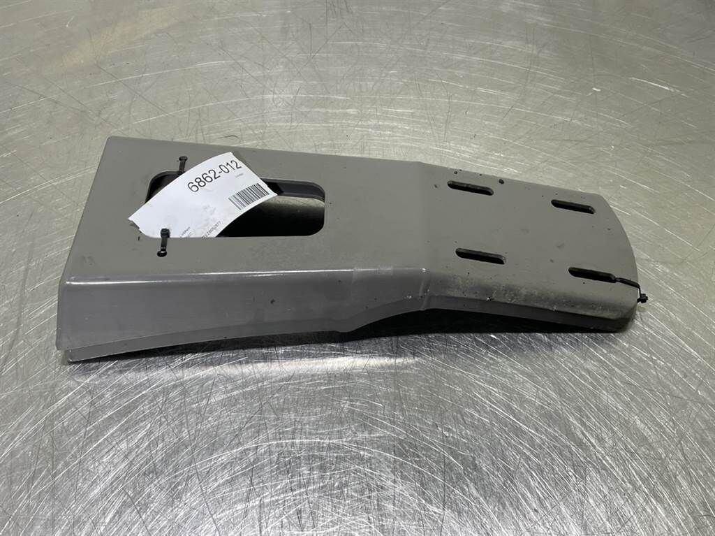 L506C-93019848-Mud guard support/Spatbordhouder 1