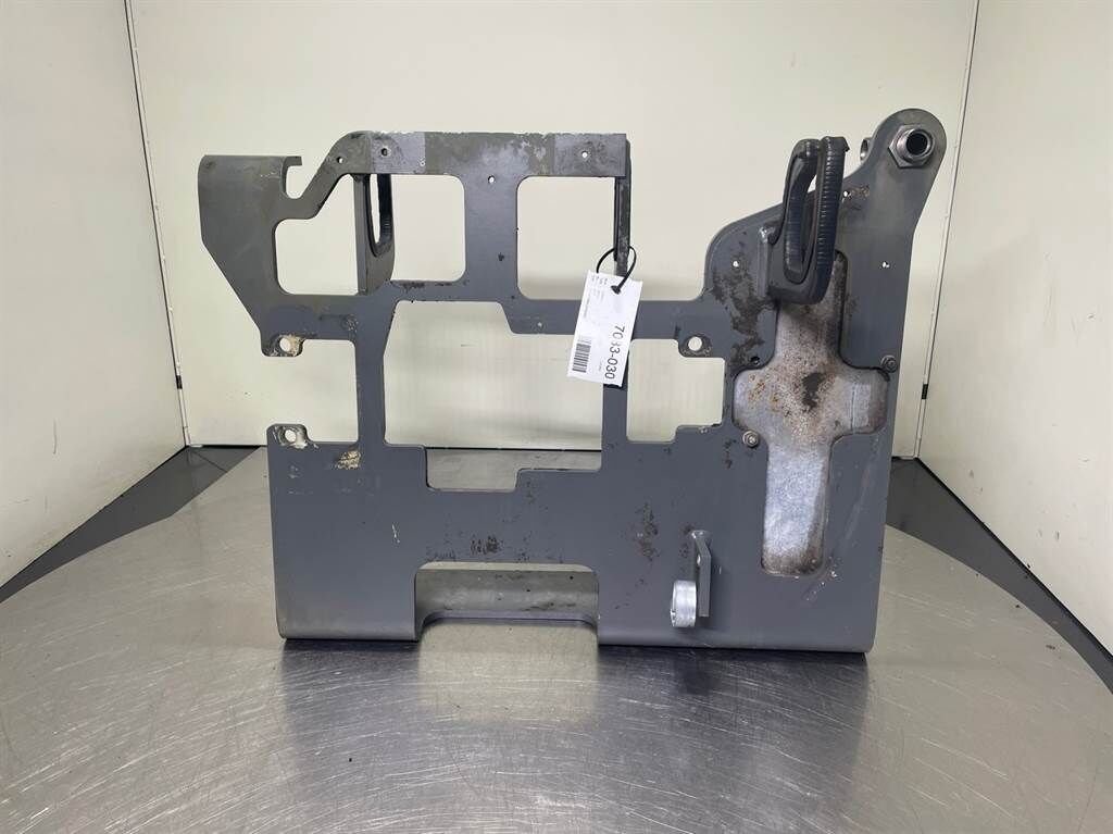 A934C-10060259-Control valves bracket 1
