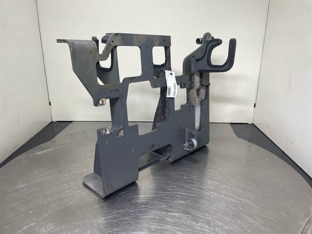A934C-10060259-Control valves bracket 2