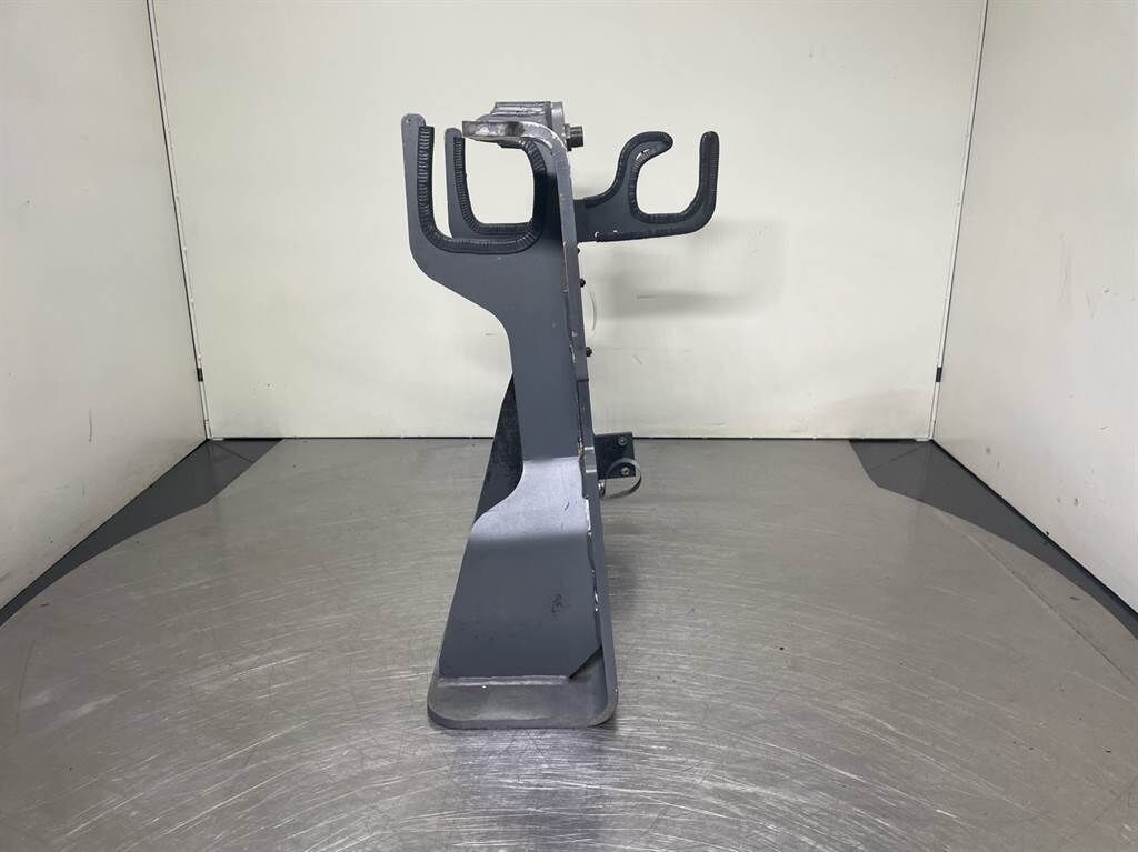 A934C-10060259-Control valves bracket 3