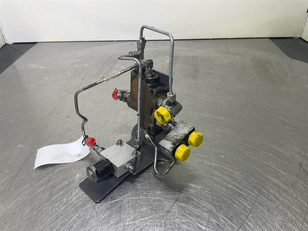 W110C - Priority valve/Prioritaetsventil 2
