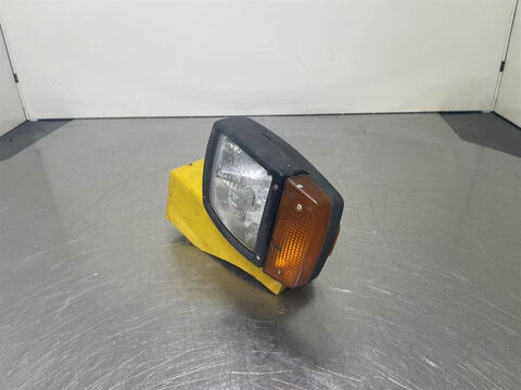 L30D-ZM2808249- /Leuchte/Verlichting 2