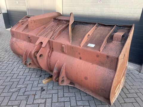 L524 - Bucket/Schaufel/Dichte bak 3