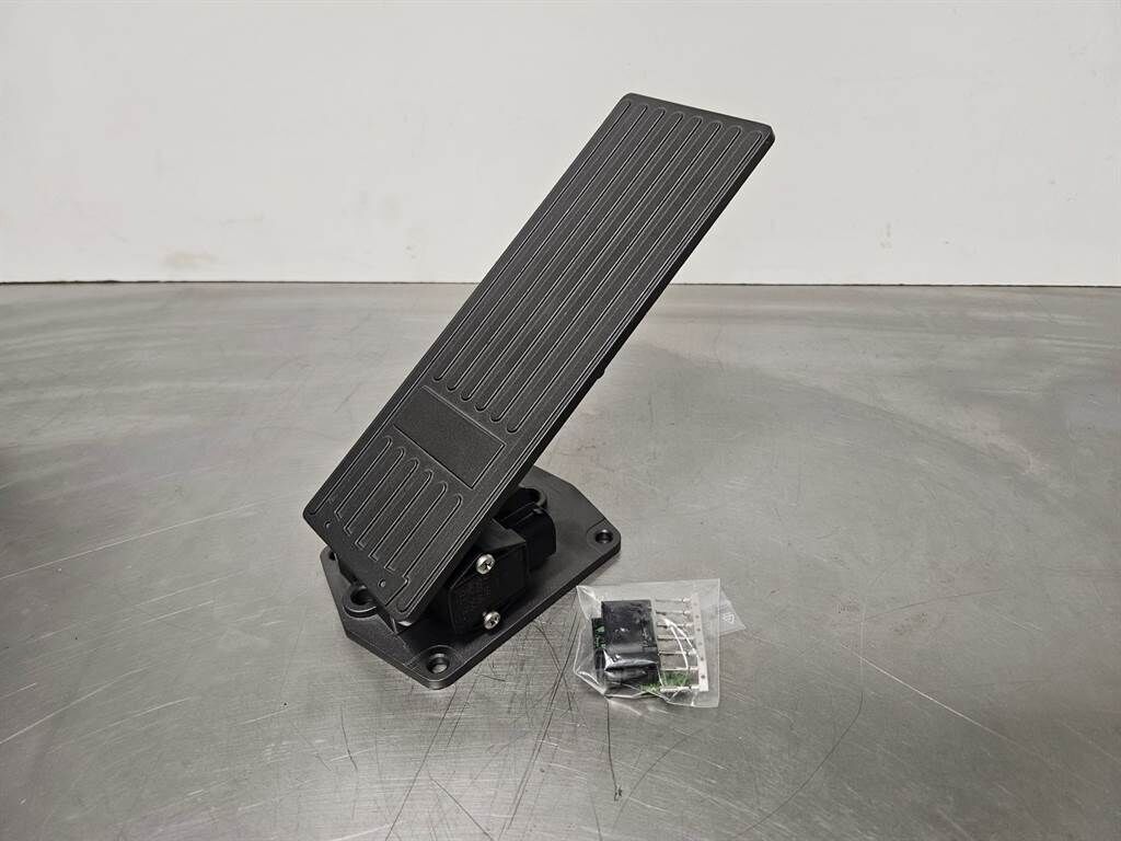 TL260-5350260006-Gas pedal/Fusspedal/Gaspedaal 1