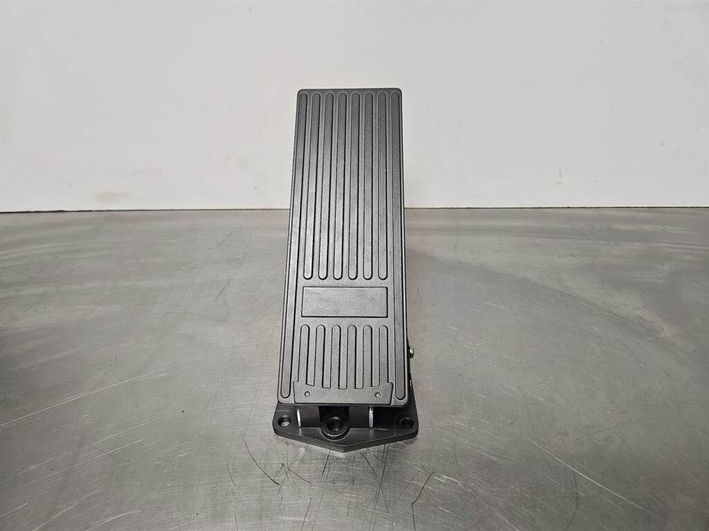 TL260-5350260006-Gas pedal/Fusspedal/Gaspedaal 2