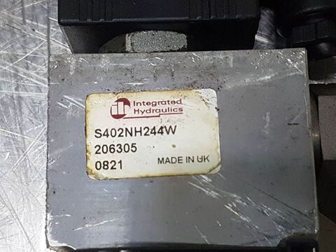 8411-525744de91d453d05d4bbc44ed6ac9c6-5936447
