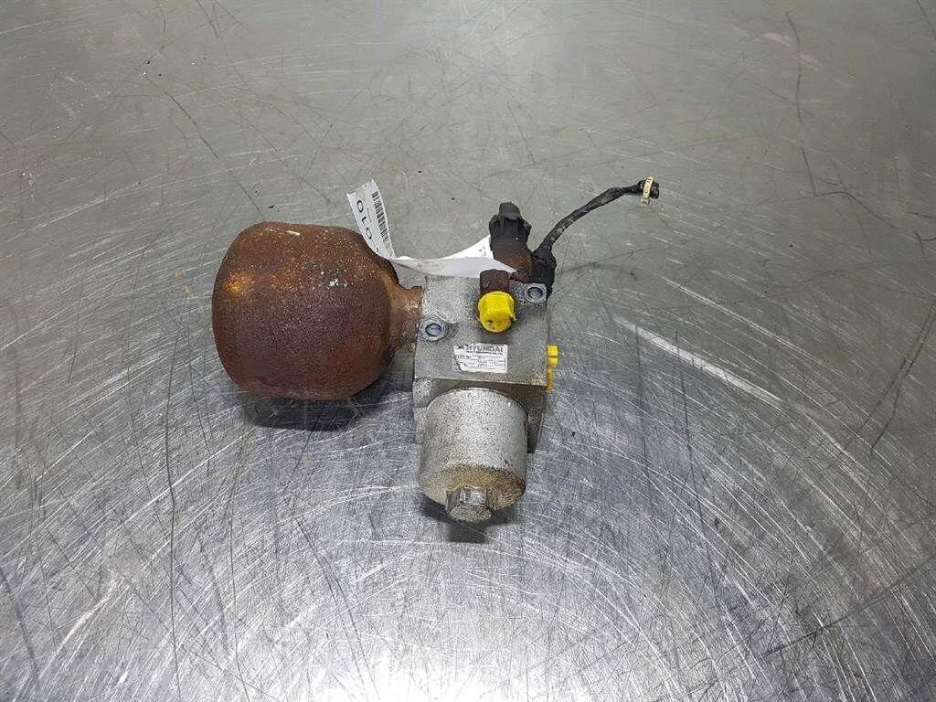 HL760-9-3371217-31LM-10301-Valve/Ventile/Ventiel 2
