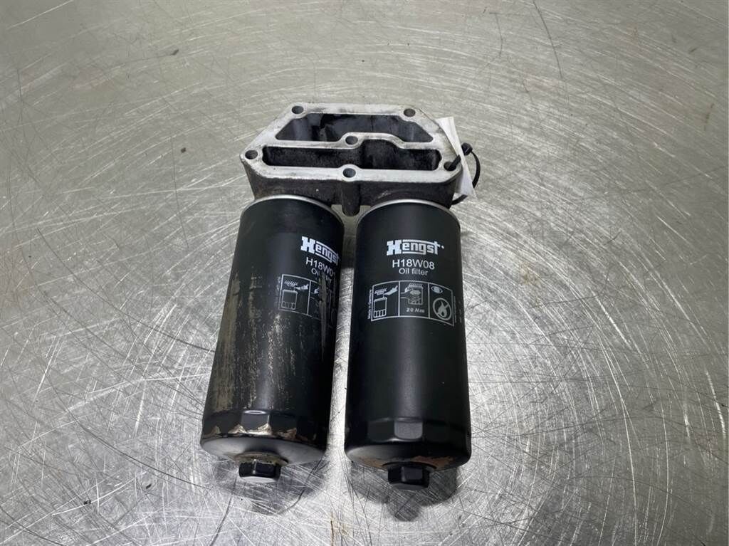 L544-9266769-Oil filter bracket/Oelfilterkonsole 1