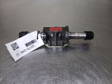 Sonstige Hytos RPE4-103Y11-15888900-NG10 4/3 Valve