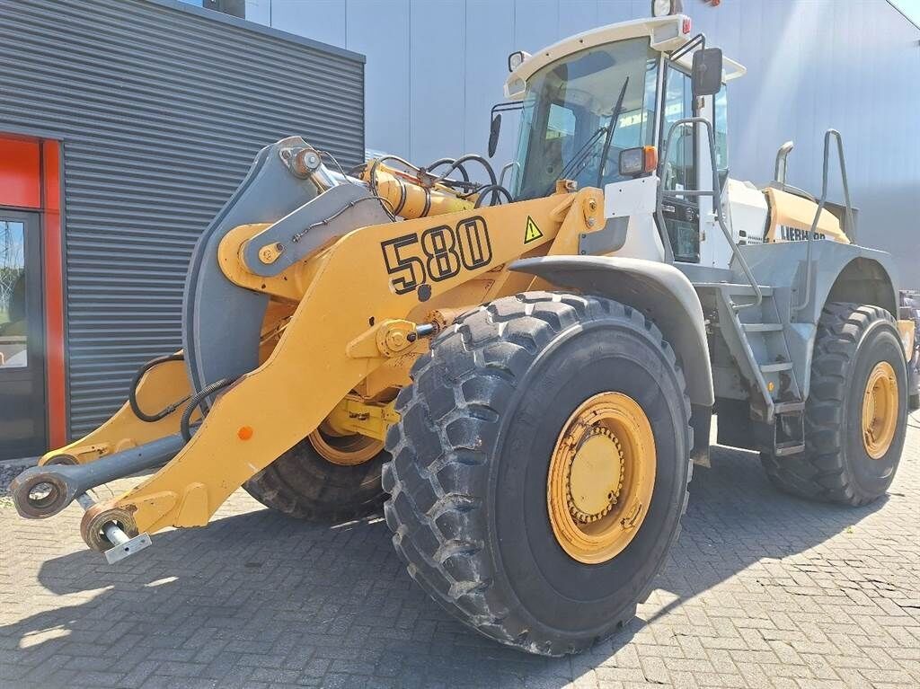 Liebherr L580 3