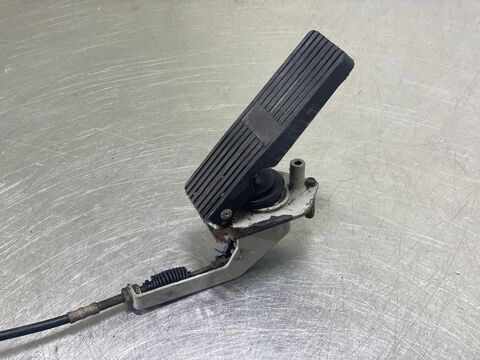 Sonstige AR65-3930216-Gas pedal
