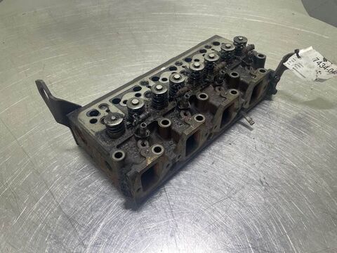 AS900-Cummins B3.3T-Cylinder head/Zylinderköpf 2